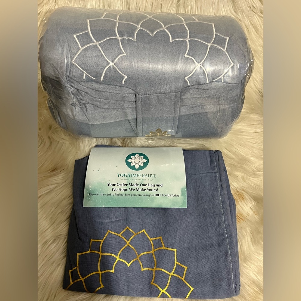 NWT Yoga Imperial Rectangular Yoga Pillow - Light Blue
5 pcs available